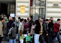 Na Wyspach emigrant zarobkowy, w kraju szef