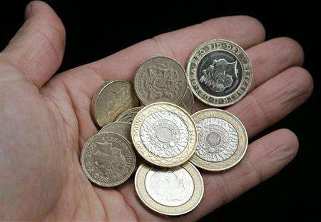 Wiem, że za mało mi płacą, ale jeśli się poskarżę, mogę stracić pracę.