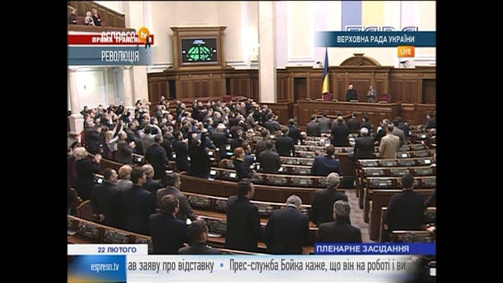 Parlament zdecydował o usunięciu Janukowycza ze stanowiska prezydenta