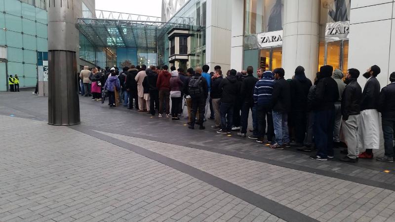 Spędził trzy noce przed sklepem, by kupić nowego iPhone'a