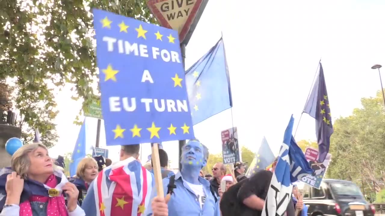 Marsz przeciwników brexitu w Londynie. 700 tys. osób domagało się ponownego referendum ws. opuszczenia UE