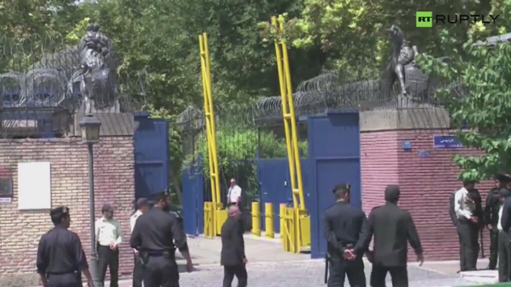 Brytyjska ambasada w Teheranie otwarta ponownie po czterech latach