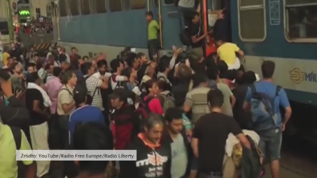 Oblężony dworzec. Fala uchodźców próbuje przedostać się z Węgier na zachód Europy