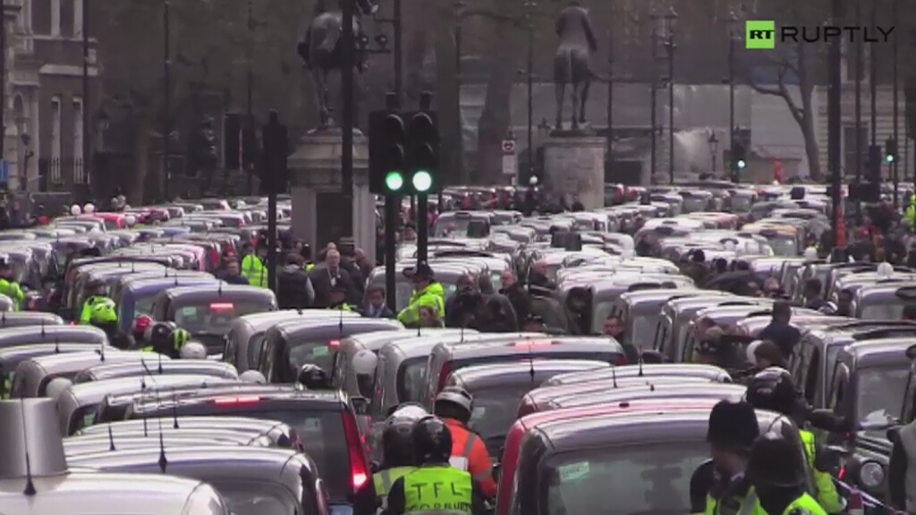 Paraliż w centrum Londynu. Protest taksówkarzy przeciwko Uberowi