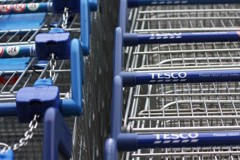 Tesco przeprasza za Muzułmanina, który odmówił sprzedaży szynki