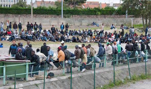 Nielegalni imigranci mogą zalać UK – Francuzi chcą zmienić przepisy dotyczące granic