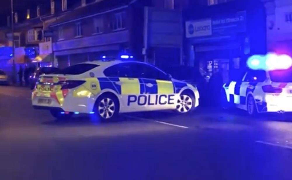 Śmiertelny wypadek w Smethwick – taksówka, po zderzeniu z innym samochodem, potrąciła kobietę