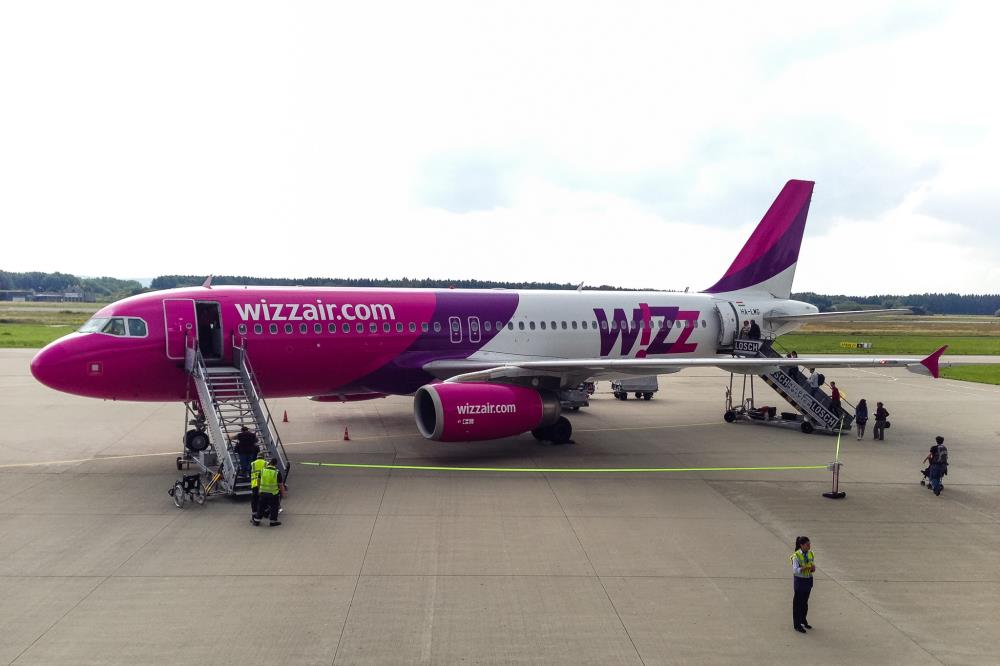 Wizz Air zmniejsza rozmiar darmowego bagażu podręcznego
