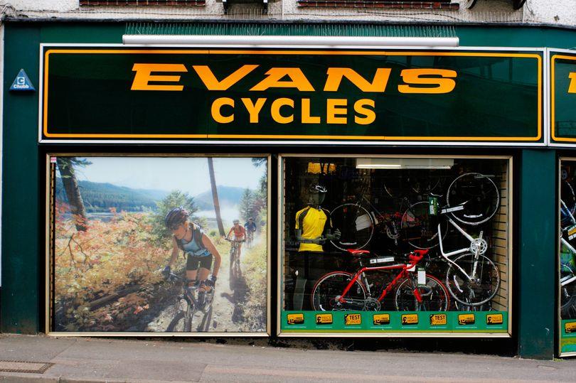 Właściciel Evans Cycles chce zamknąć połowę sklepów - setki miejsc pracy zagrożone