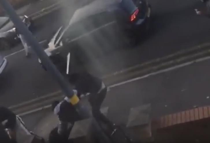 Brutalny atak maczetami na Trinity Road w Birmingham