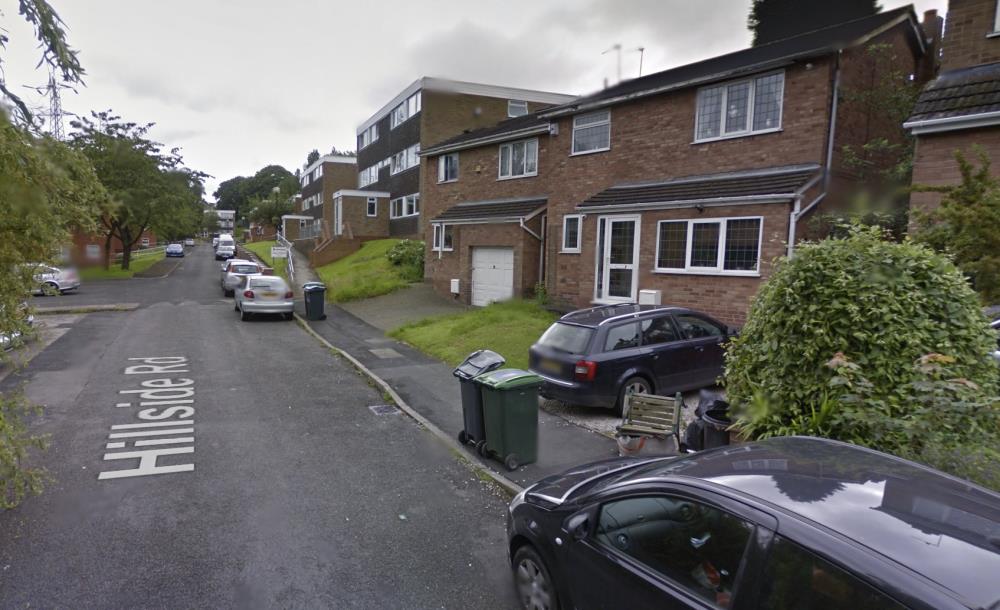 Policjanci przyjechali do Great Barr, cztery godziny po zgłoszeniu włamania, na miejscu znaleźli nieprzytomnego właściciela w domu