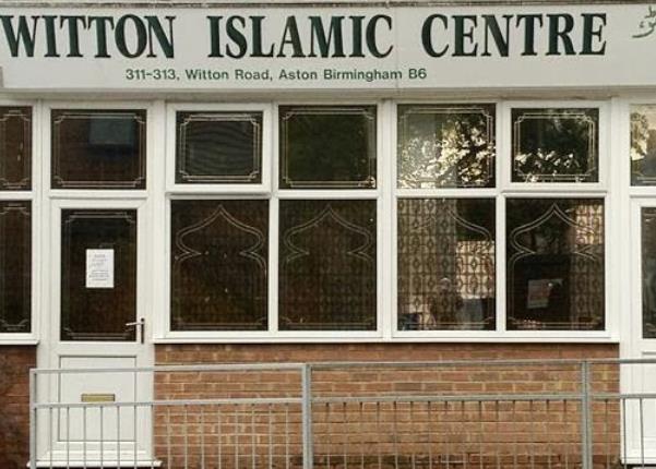 Atak młotem na meczety w Birmingham motywowany względami religijnymi. Wandal przyznał się do winy