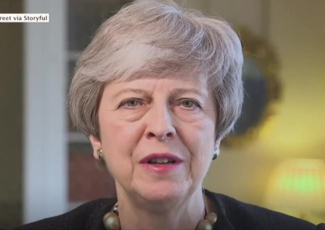 T. May ogłosiła nowe przepisy dot. szkodliwych treści w Internecie