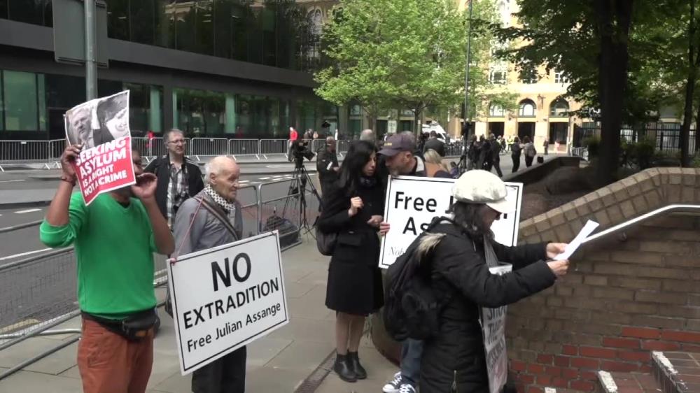 50 tygodni więzienia dla J. Assange'a. Wyrok wymierzył londyński sąd