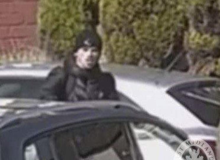 Policja poszukuje mężczyzny w związku z niebezpiecznym zachowaniem na drodze w Erdington