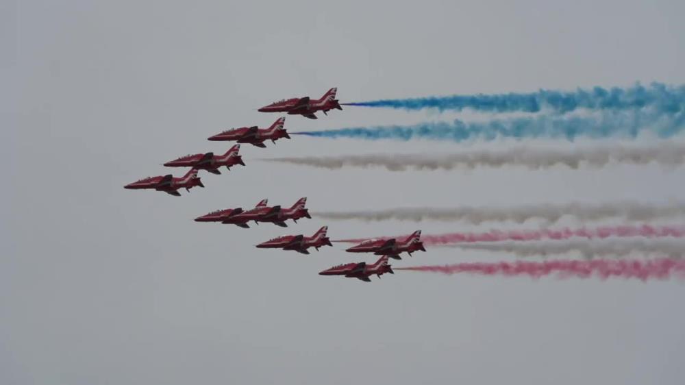 Pokaz lotniczy w Portsmouth w 75. rocznicę lądowania aliantów w Normandii