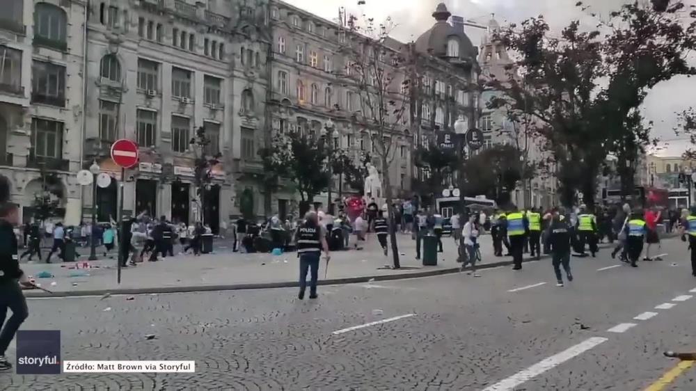 Angielscy kibice starli się z policją w Porto