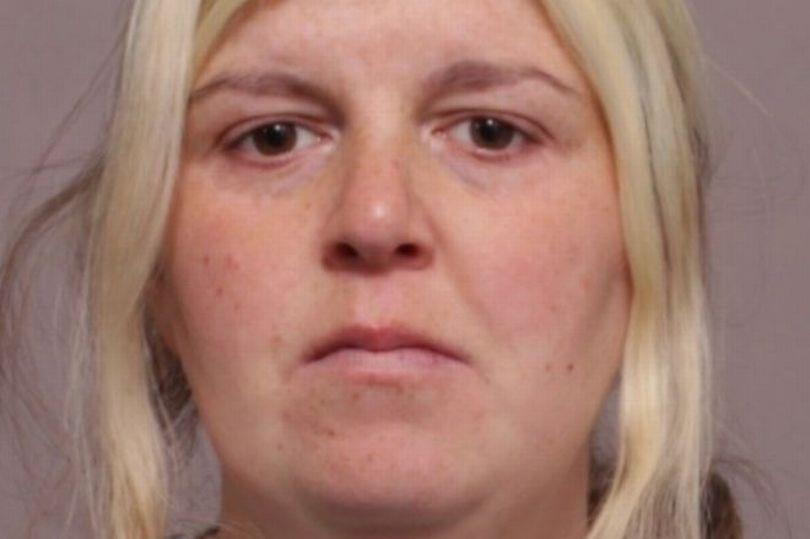 Włożyła nowonarodzonej córce coś do gardła, złamała czaszkę i pozostawiła na śmierć owiniętą w plastikowe torby