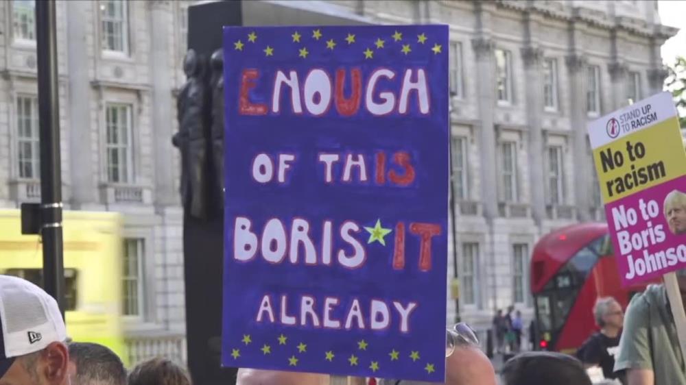 „Boris Johnson to żart bez puenty”. W Londynie kilkaset osób protestowało przeciwko Johnsonowi na stanowisku premiera