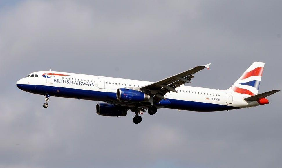 Ewakuacja samolotu British Airways. Pokład wypełnił się kłębami dymu
