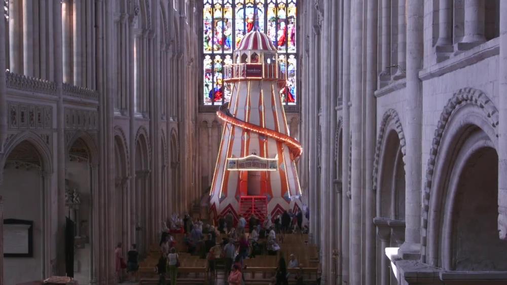 17-metrowa zjeżdżalnia w katedrze w Norwich ma zachęcić do odwiedzin świątyni