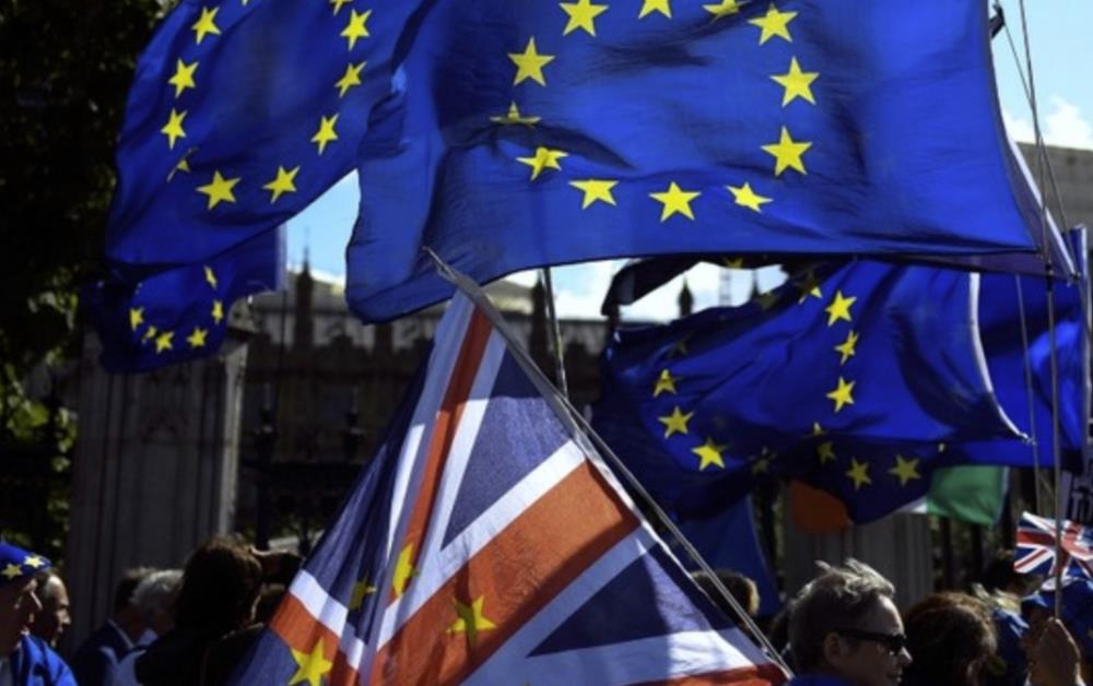 Będzie debata nad petycją w sprawie opóźnienia lub wycofania się z Brexitu i zawieszenia parlamentu