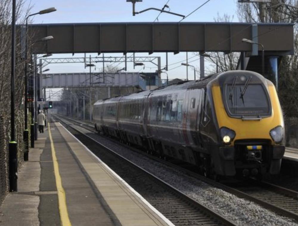 Pociąg potrącił człowieka. Połączenia miedzy Birmingham a Londynem opóźnione lub odwołane