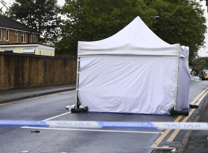 Dwie osoby ranione nożem w Smethwick