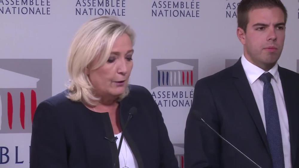 „Francja tonie”. M. Le Pen wzywa do wstrzymania przyjmowania migrantów przez Francję