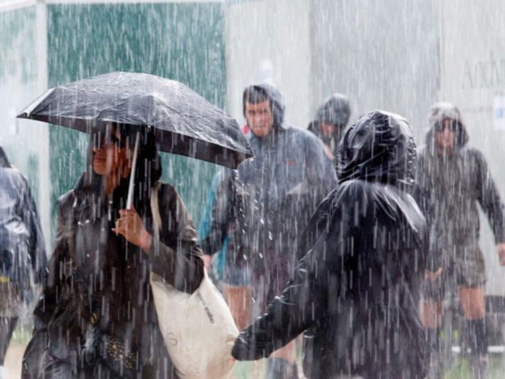 Met Office ostrzega przed 11-godzinymi opadami deszczu