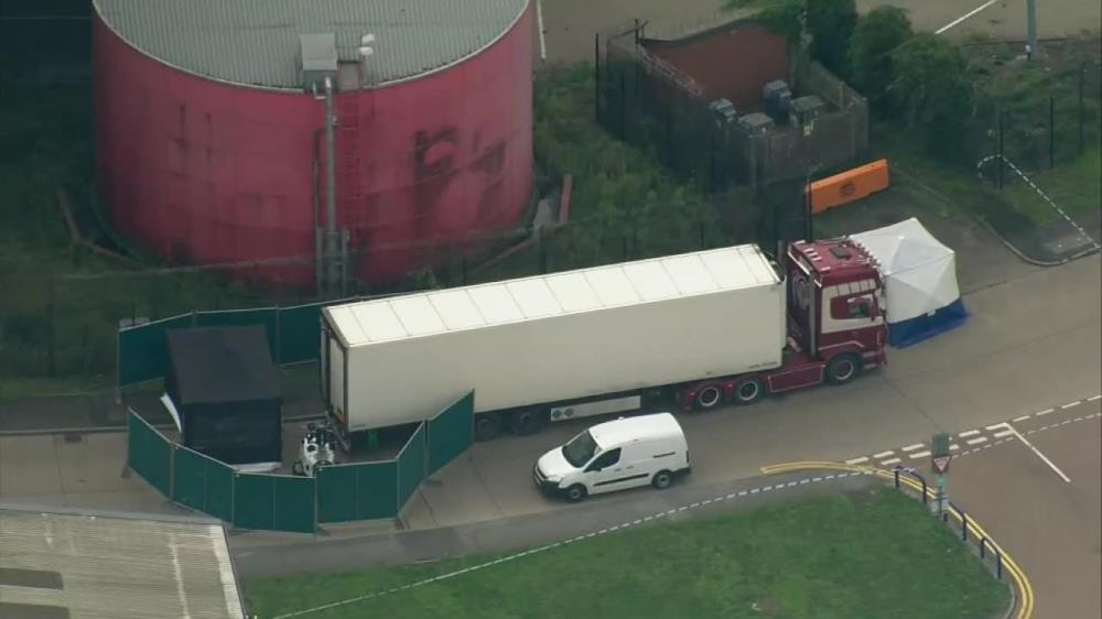 Śledztwo ws. 39 ciał znalezionych w ciężarówce:  Kierowca aresztowany pod zarzutem morderstwa