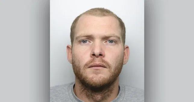 Pedofil, który wykorzystywał dzieci poniżej szóstego miesiąca życia, zmarł w więzieniu