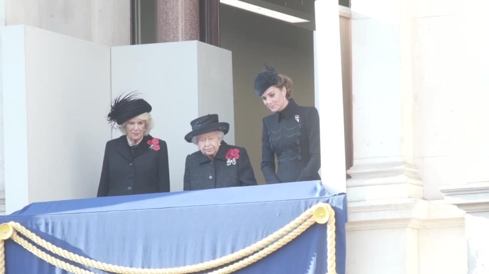 Brytyjska rodzina królewska oddała hołd żołnierzom poległym podczas obu wojen światowych