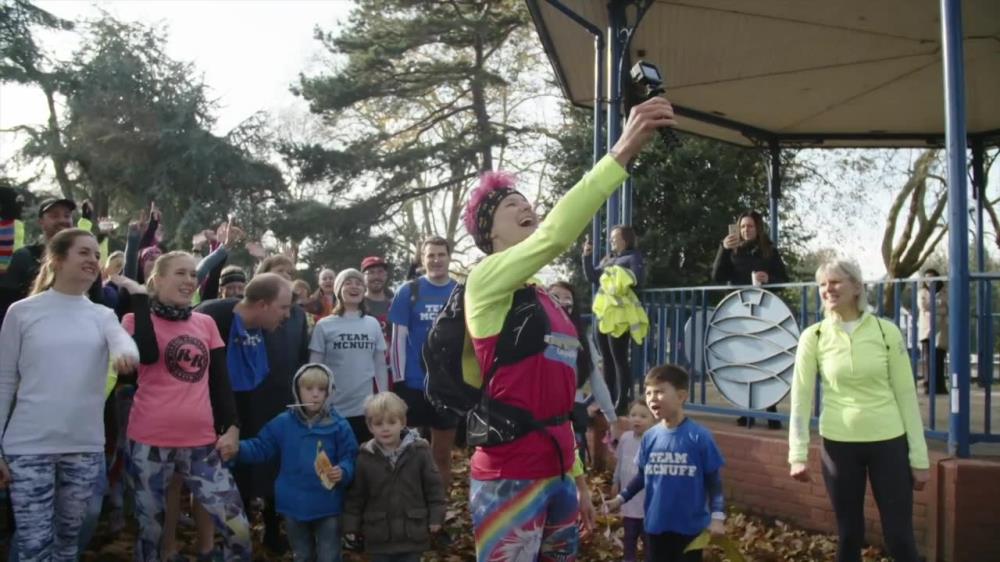 Niesamowity wyczyn Brytyjki. Przebiegła boso 2352 km