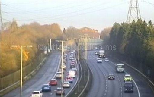 Uwaga: dziewięciomilowy korek na autostradzie M5