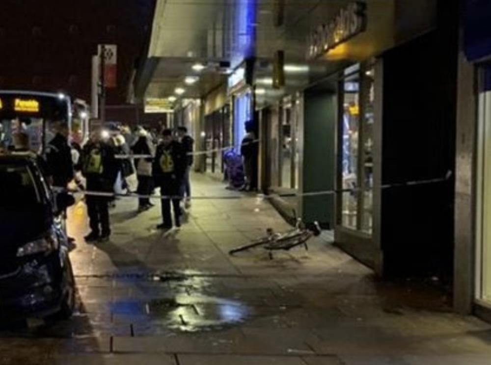 Nastolatek dźgnięty w klatkę piersiową w centrum Coventry