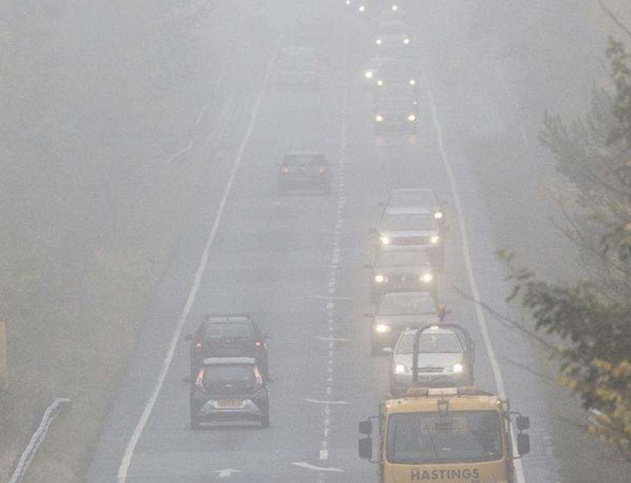 UWAGA: Met Office wydało żółte ostrzeżenie pogodowe przed gęstą mgłą