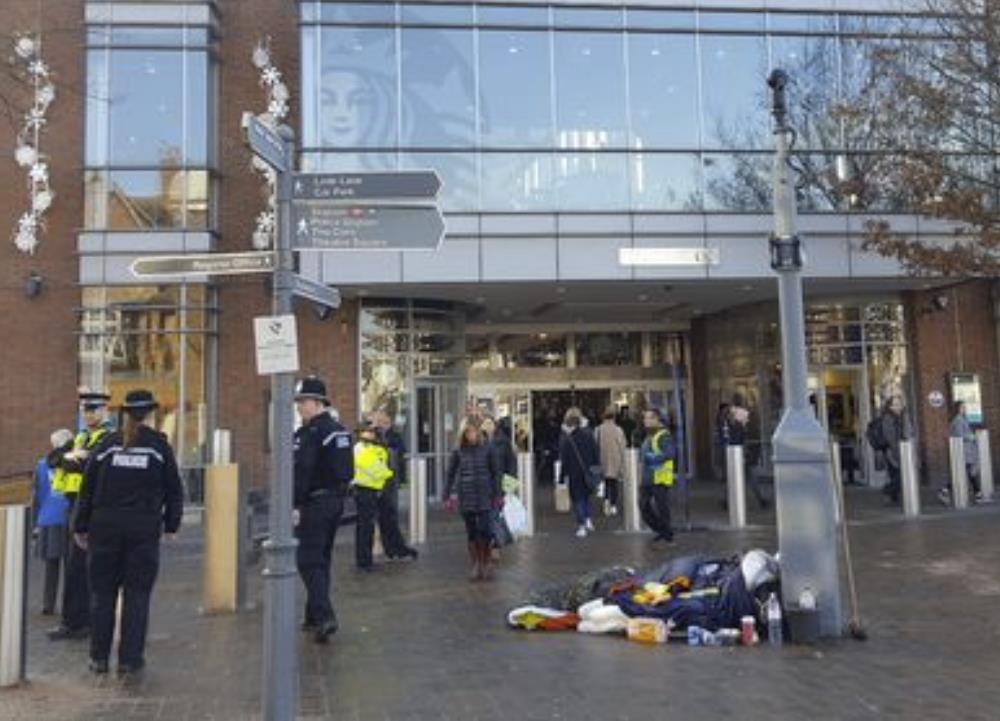 Gang z maczetami, morderstwo, nastolatek raniony nożem – 3 dni w centrum Solihull