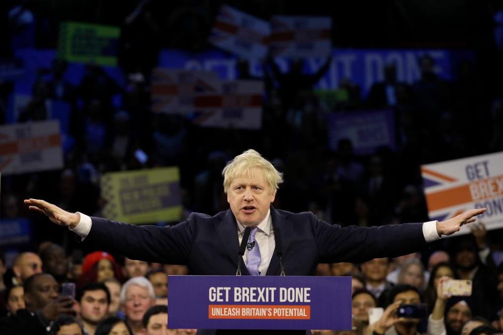 Boris Johnson triumfuje. Według exit poll torysi wręcz zmiażdżyli Partię Pracy