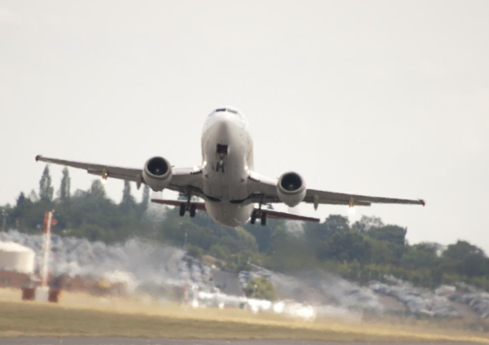 Sztorm Brendan: Samoloty nie mogły wylądować na lotnisku Gatwick