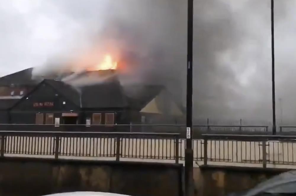 Uwaga: Pożar w Perry Barr. Zamknięte drogi