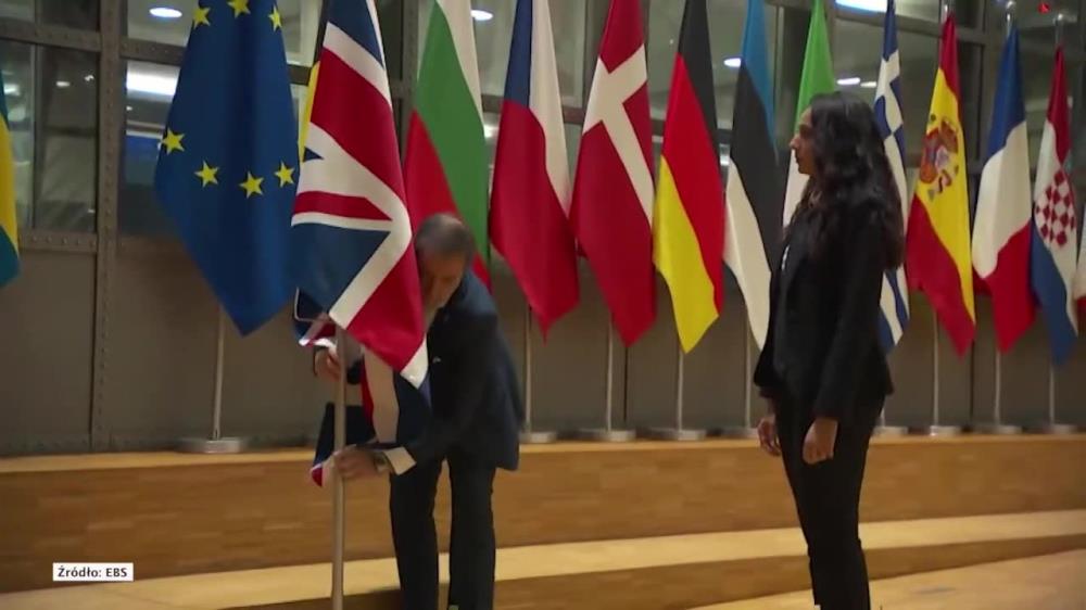 Z siedziby Rady Europejskiej w Brukseli wyniesiono brytyjską flagę