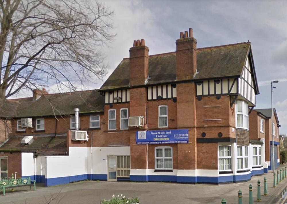 Muzułmańska szkoła wyrzuciła inspektorów Ofsted za wejście w butach do pokoju modlitw