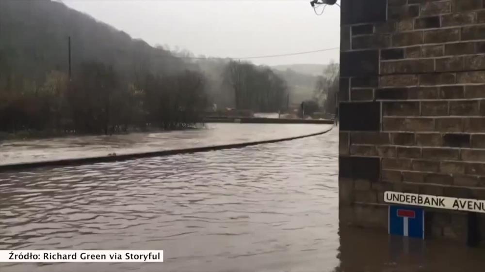 Sztorm Ciara spustoszył ulice Yorkshire. Z powodu powodzi nieprzejezdne są nawet największe ulice