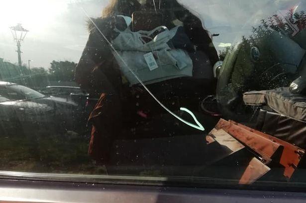 Udostępnijcie: Złodzieje znakują samochody na parkingu Tesco w Sutton Coldfield