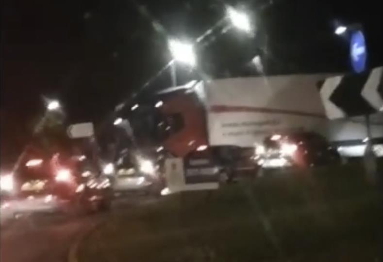 68-letni Polak skazany za jazdę pod prąd na rondzie!