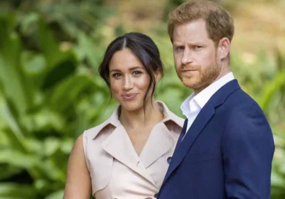 Królowa Elżbieta zabroniła Meghan i Harry’emu używać marki Sussex Royal