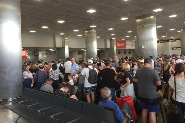 Pasażerowie Jet2 czekali 48 godzin na opóźniony lot z Teneryfy – jednak zamiast do Birmingham polecieli do Portugalii