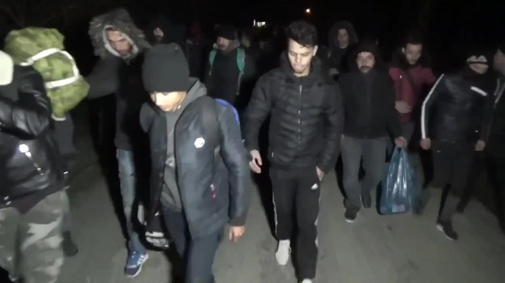 Turcja nie będzie zatrzymywać uchodźców zmierzających do Europy. Z terenów objętych konfliktem w Syrii ucieka milion ludzi