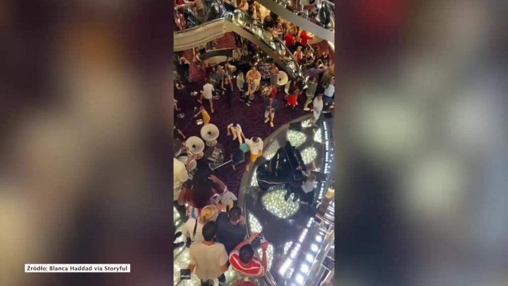 Na wycieczkowcu izolowanym z powodu koronawirusa doszło do bójki między pasażerami a członkami załogi